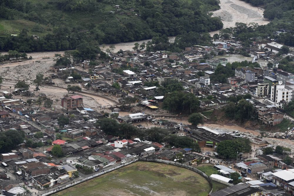 O presidente Juan Manuel Santos decretou estado de calamidade pública devido à tragédia natural em Mocoa, sul da Colômbia. (AP)